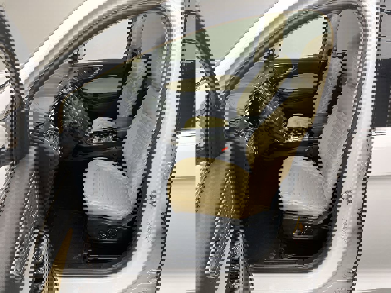 2019 Ford Edge SEL photo 3