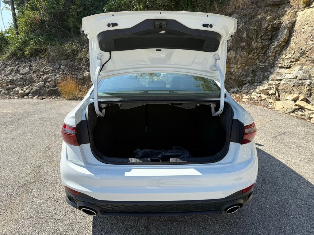 2025 Volkswagen Jetta GLI 2.0T Autobahn photo 9