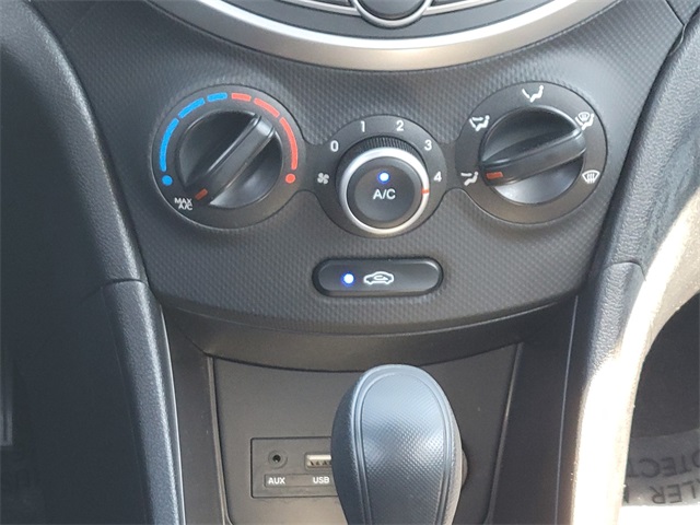2014 Hyundai Accent GS photo 24