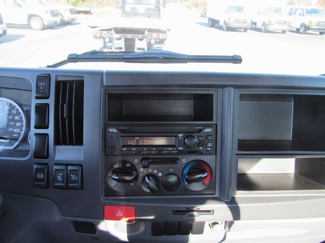 2020 Isuzu NRR photo 12