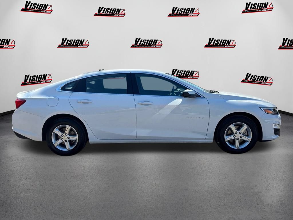 2023 Chevrolet Malibu LS photo 6