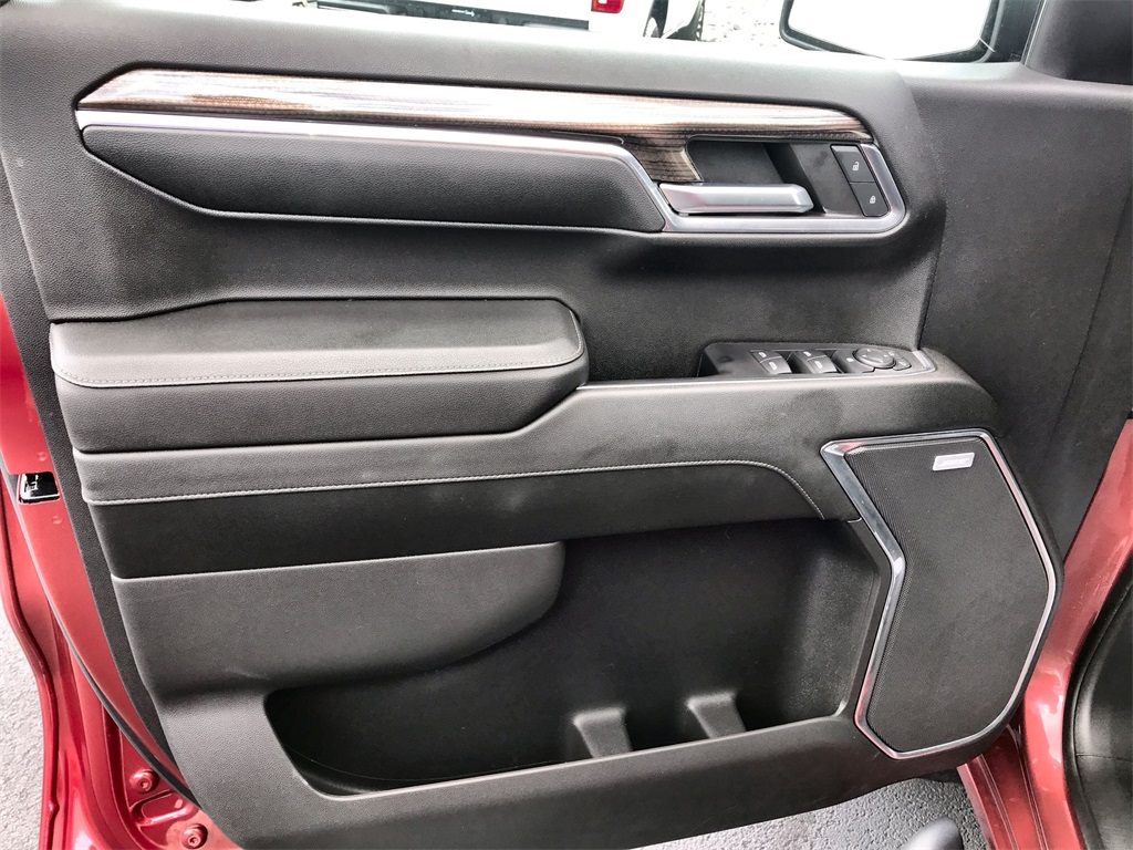 2024 Chevrolet Silverado 1500 RST photo 12