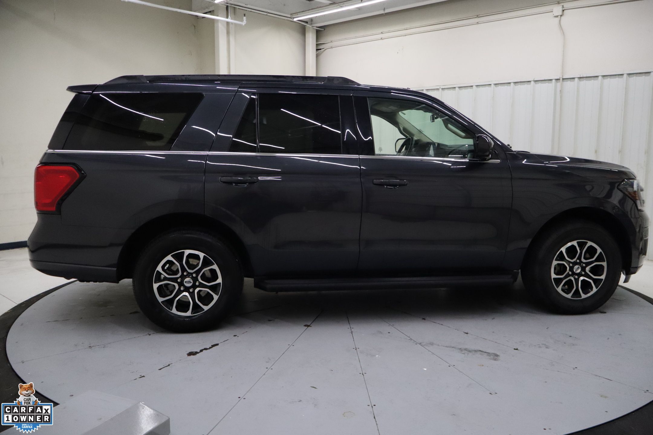 2024 Ford Expedition XLT photo 2