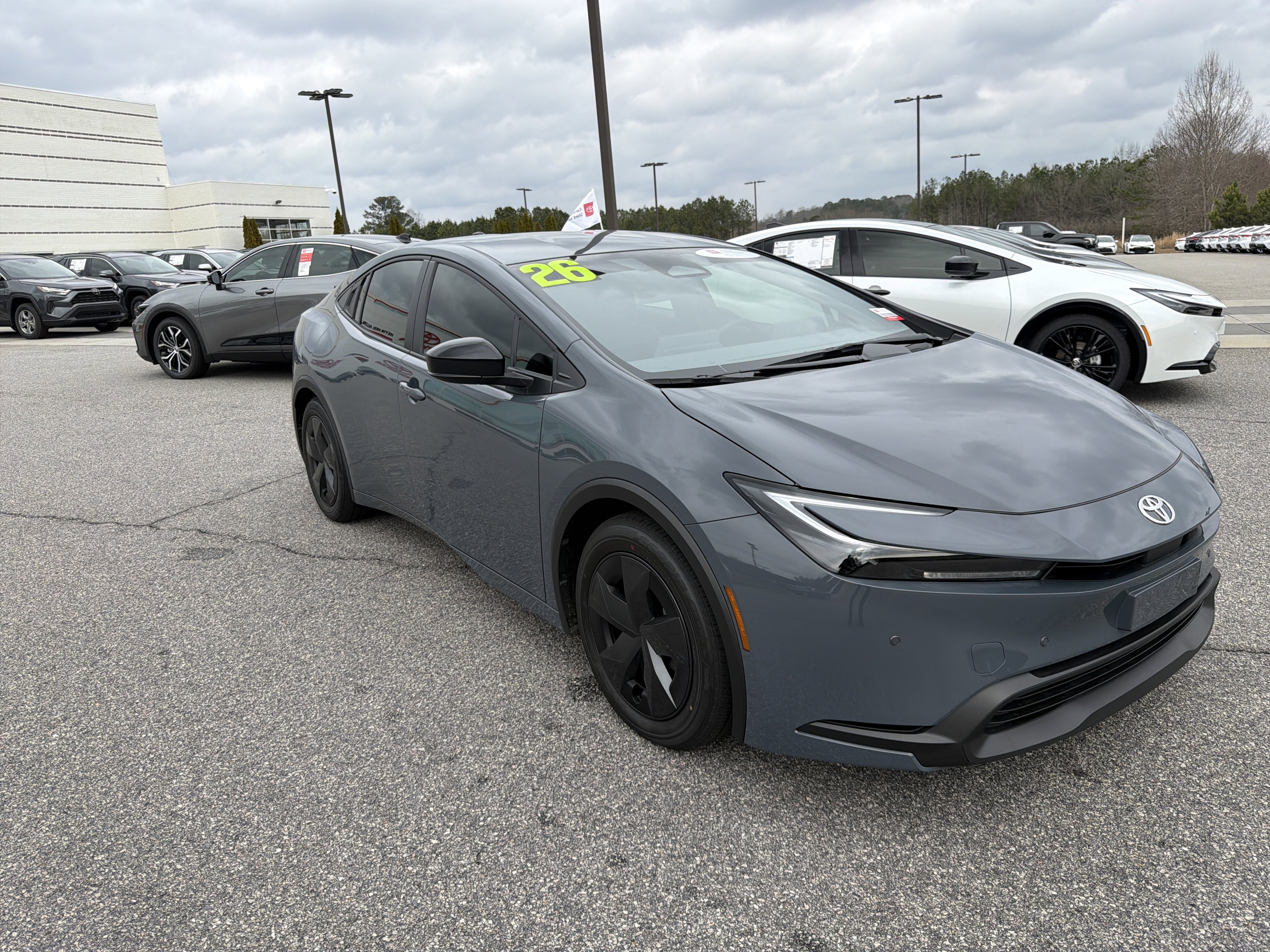 2026 Toyota Prius LE's photo