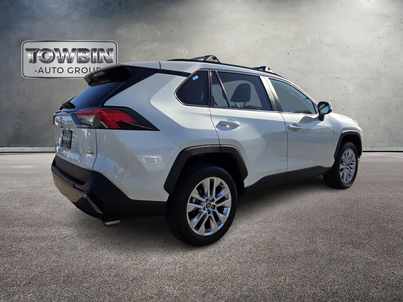 2019 Toyota RAV4 Limited photo 4
