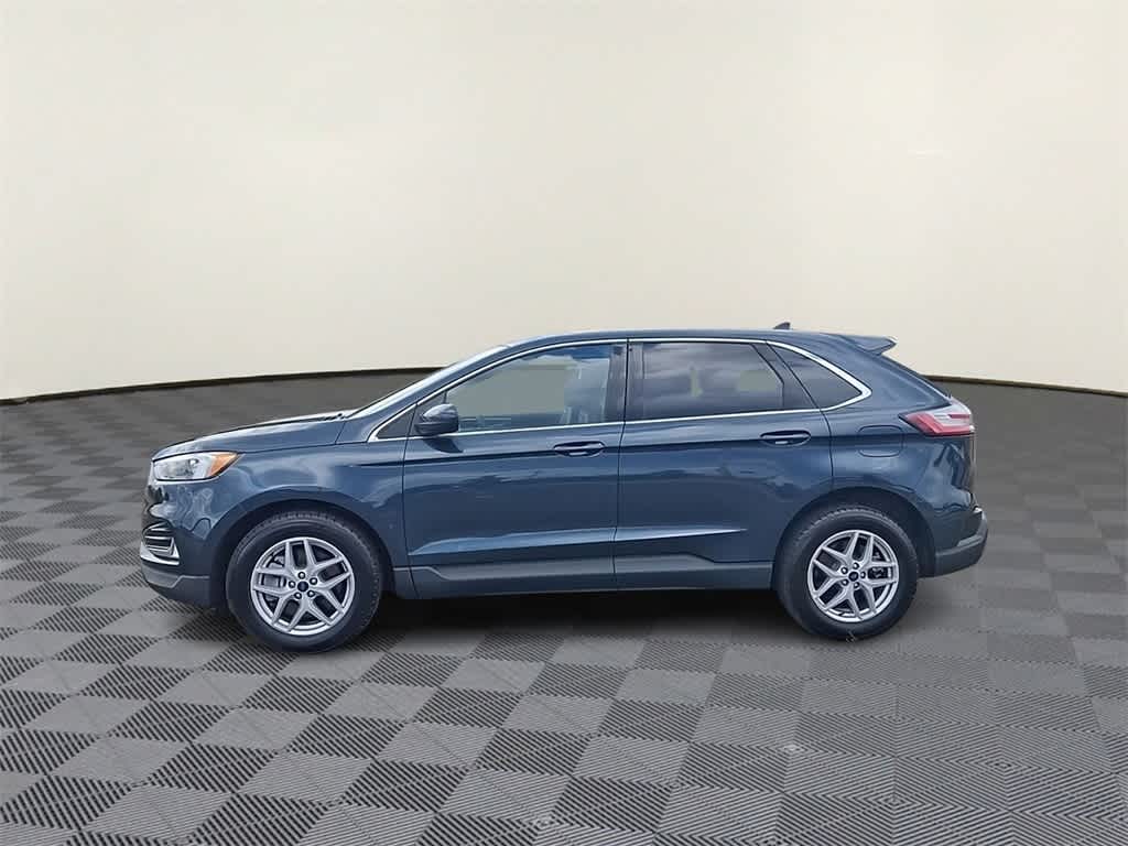 2022 Ford Edge SEL photo 2