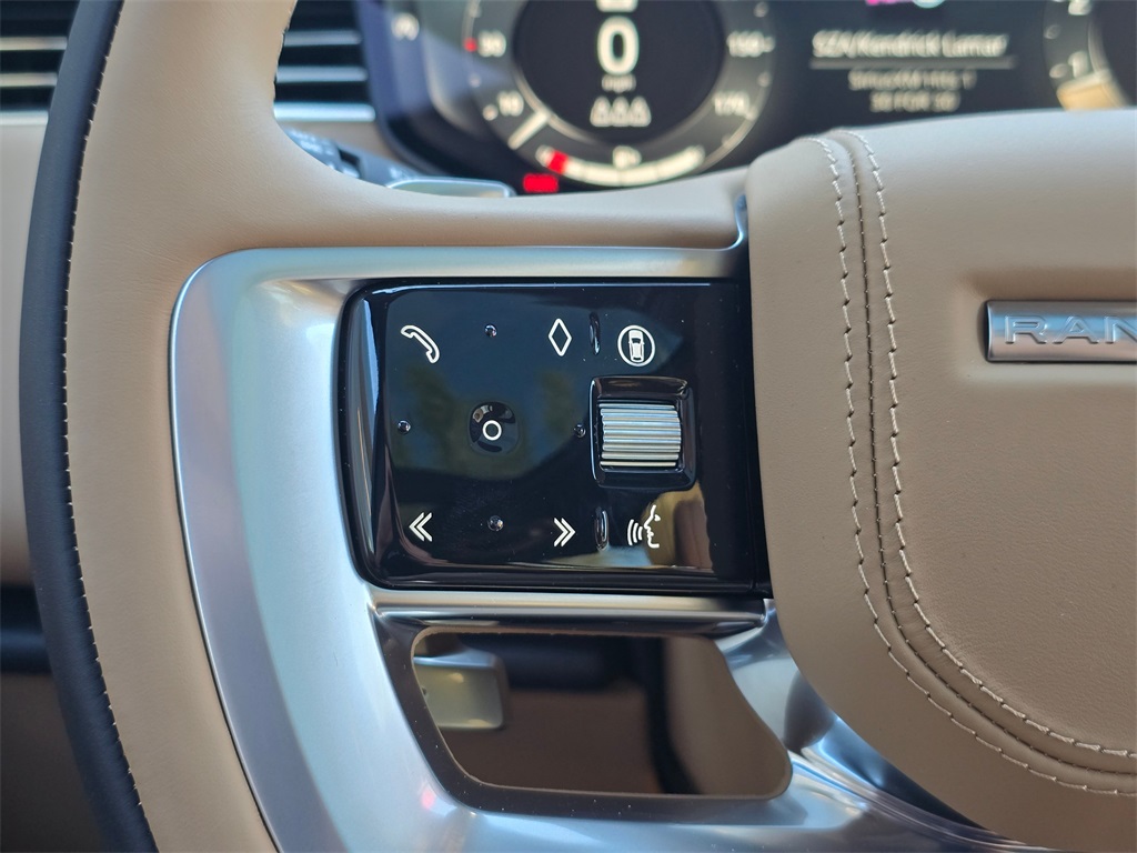 2025 Land Rover Range Rover SE photo 18