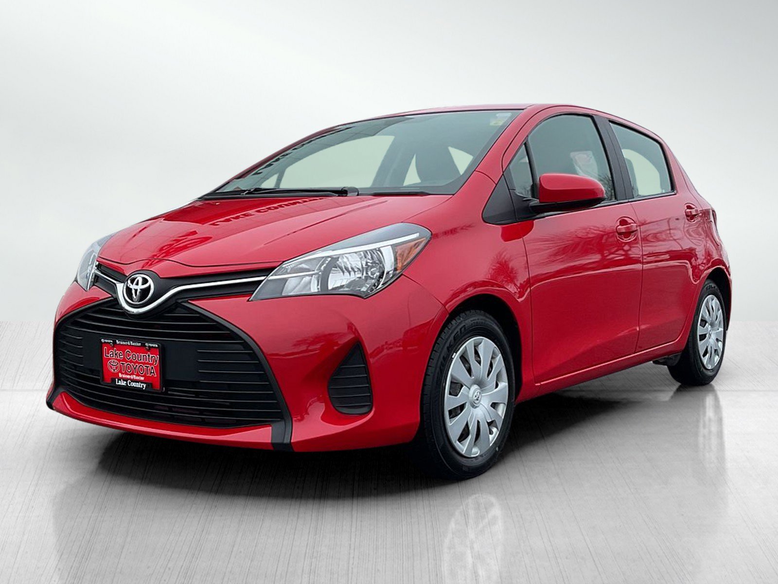 2015 Toyota Yaris L's photo