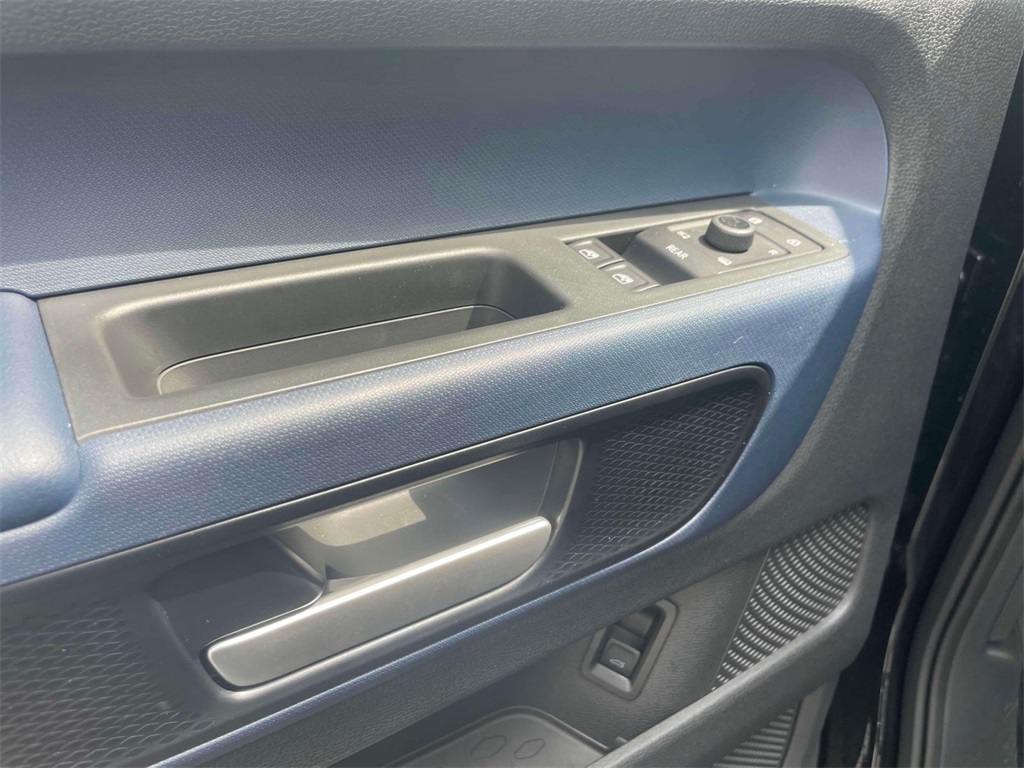 2025 Volkswagen ID. Buzz Pro S photo 16