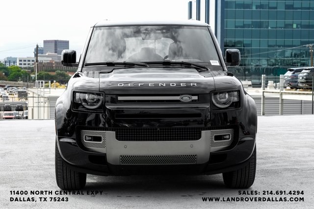 2025 Land Rover Defender 110 X-Dynamic SE photo 2