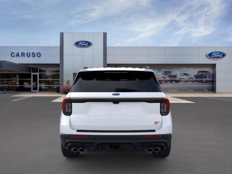 2025 Ford Explorer ST photo 4