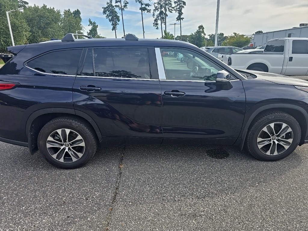 2020 Toyota Highlander XLE photo 4