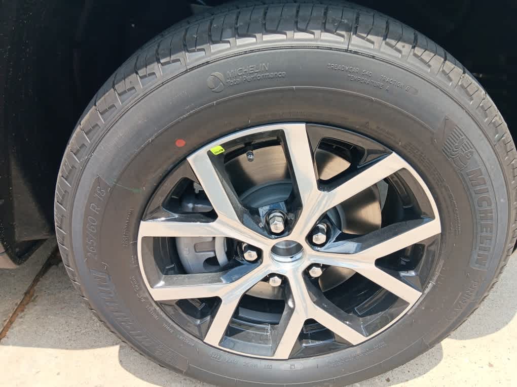2025 Jeep Grand Cherokee Limited photo 3