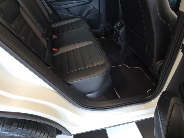 2023 Volkswagen Taos SEL photo 33