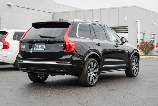 2025 Volvo XC90 T8 Plus photo 4