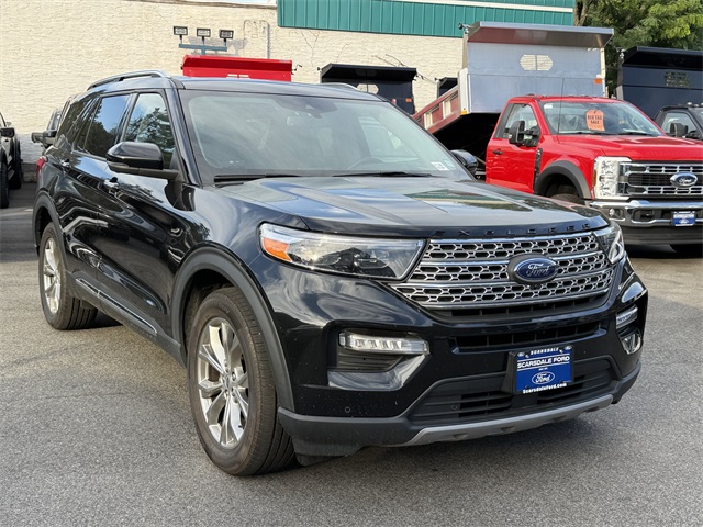 2022 Ford Explorer Limited's photo