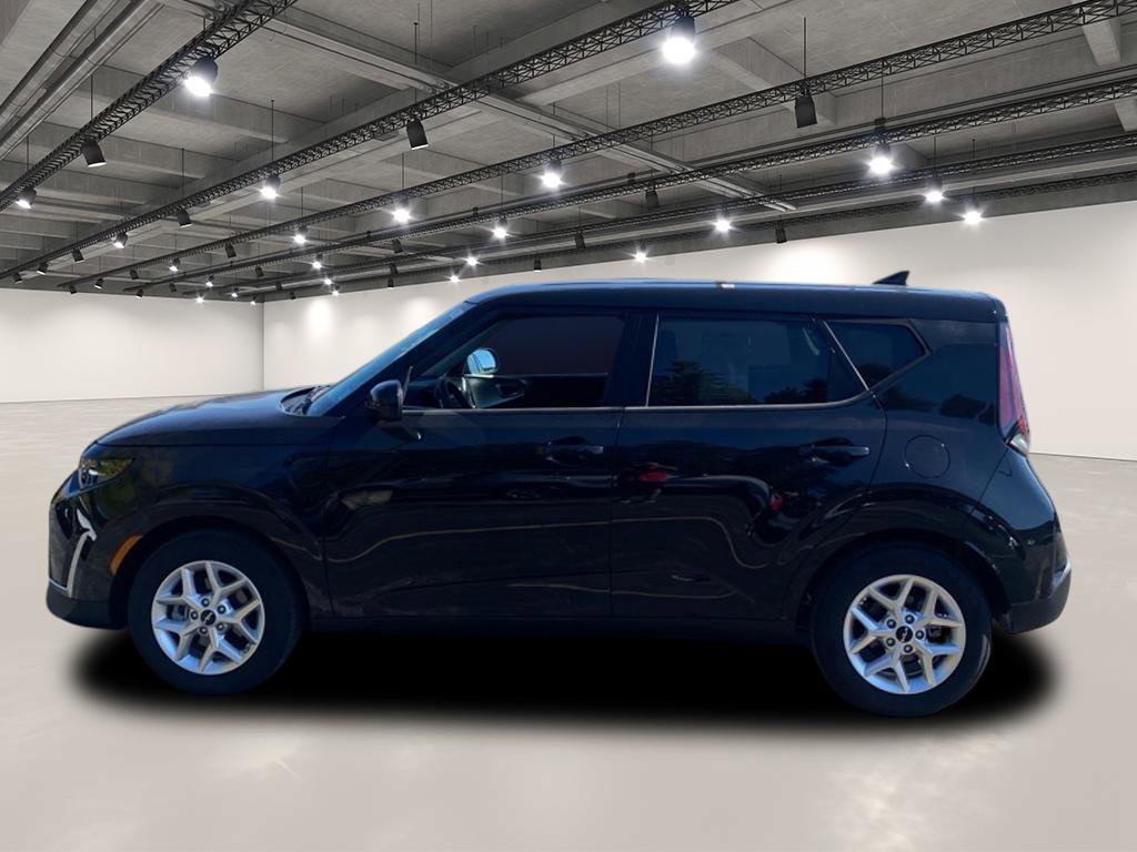 2024 Kia Soul LX photo 3