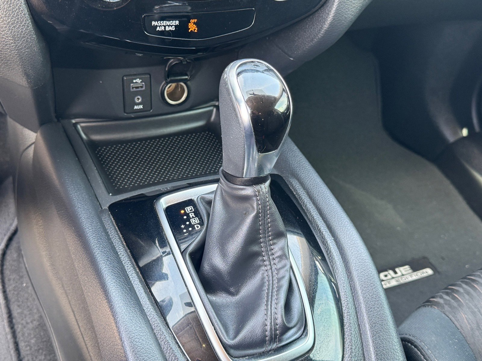 2017 Nissan Rogue SV photo 20