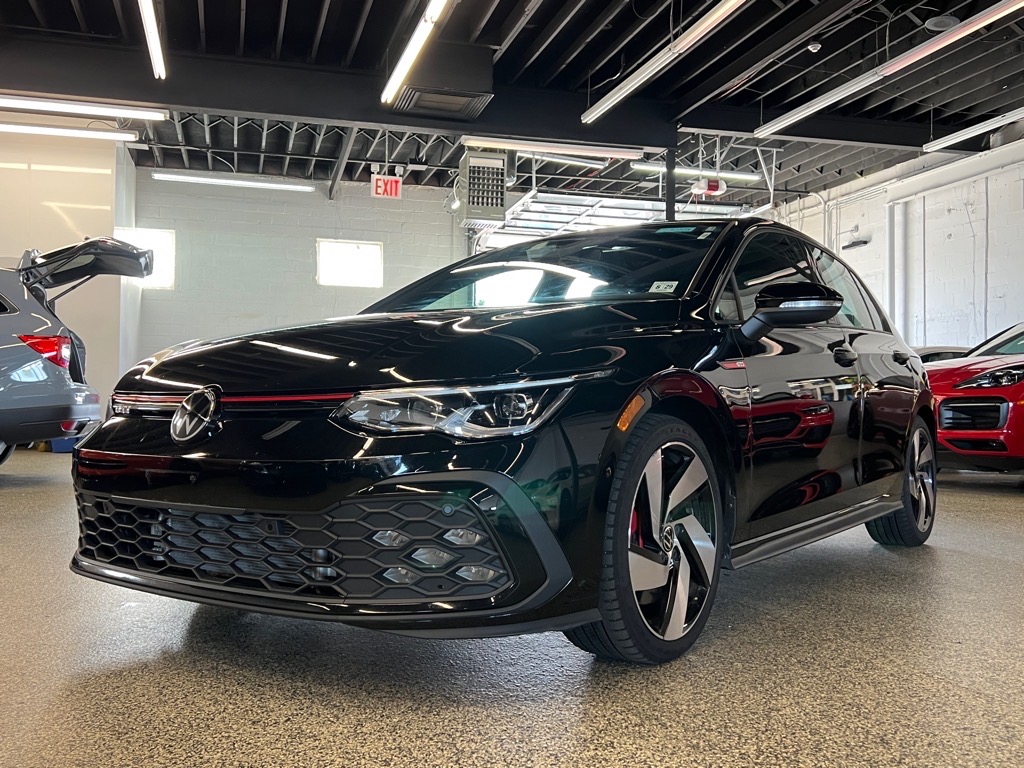 2024 Volkswagen Golf GTI S photo 2