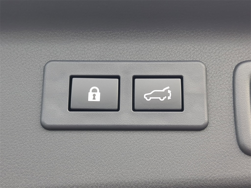 2025 Subaru Forester Premium photo 8