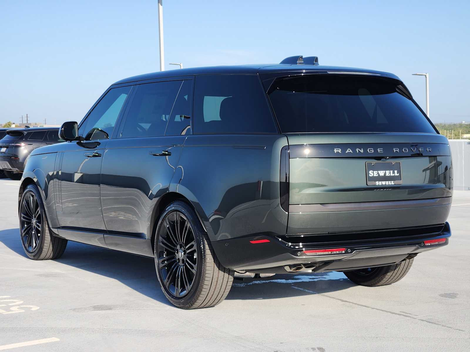 2025 Land Rover Range Rover SE photo 7