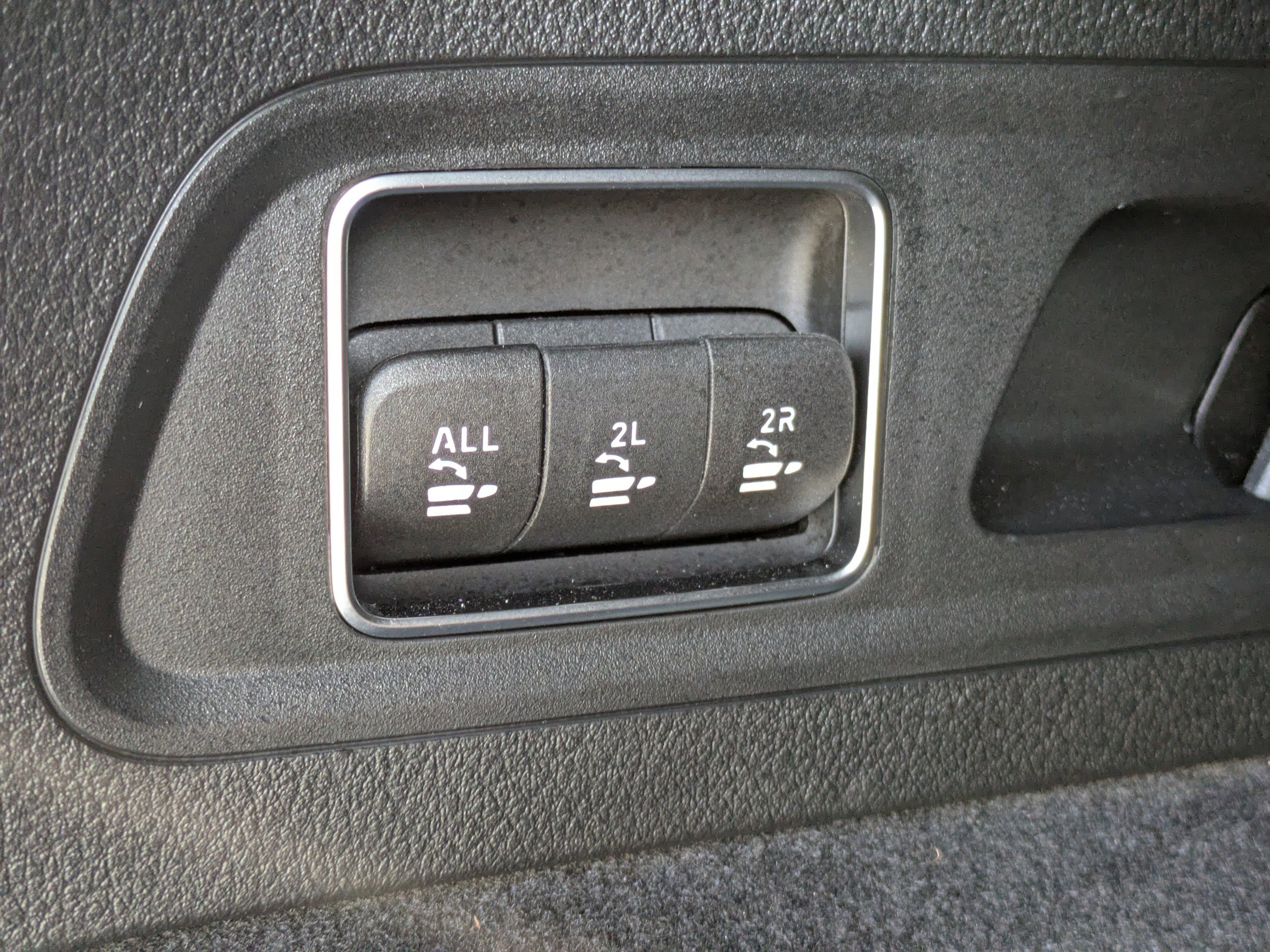2025 Mercedes Benz GLS 450 4MATIC photo 12