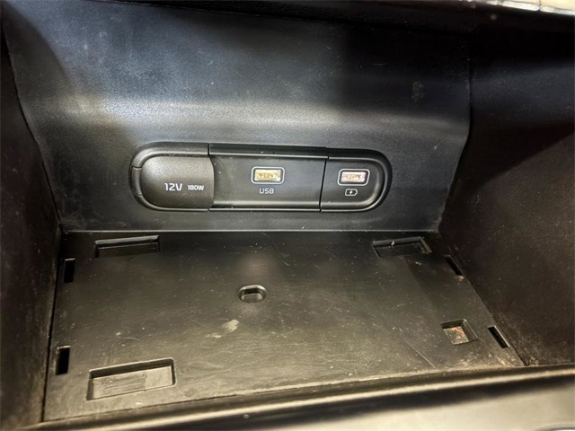 2023 Kia K5 GT-Line photo 16
