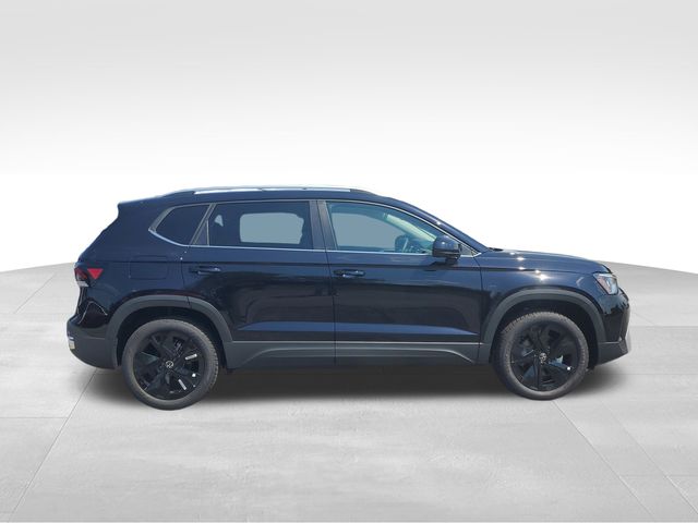 2025 Volkswagen Taos SE photo 2