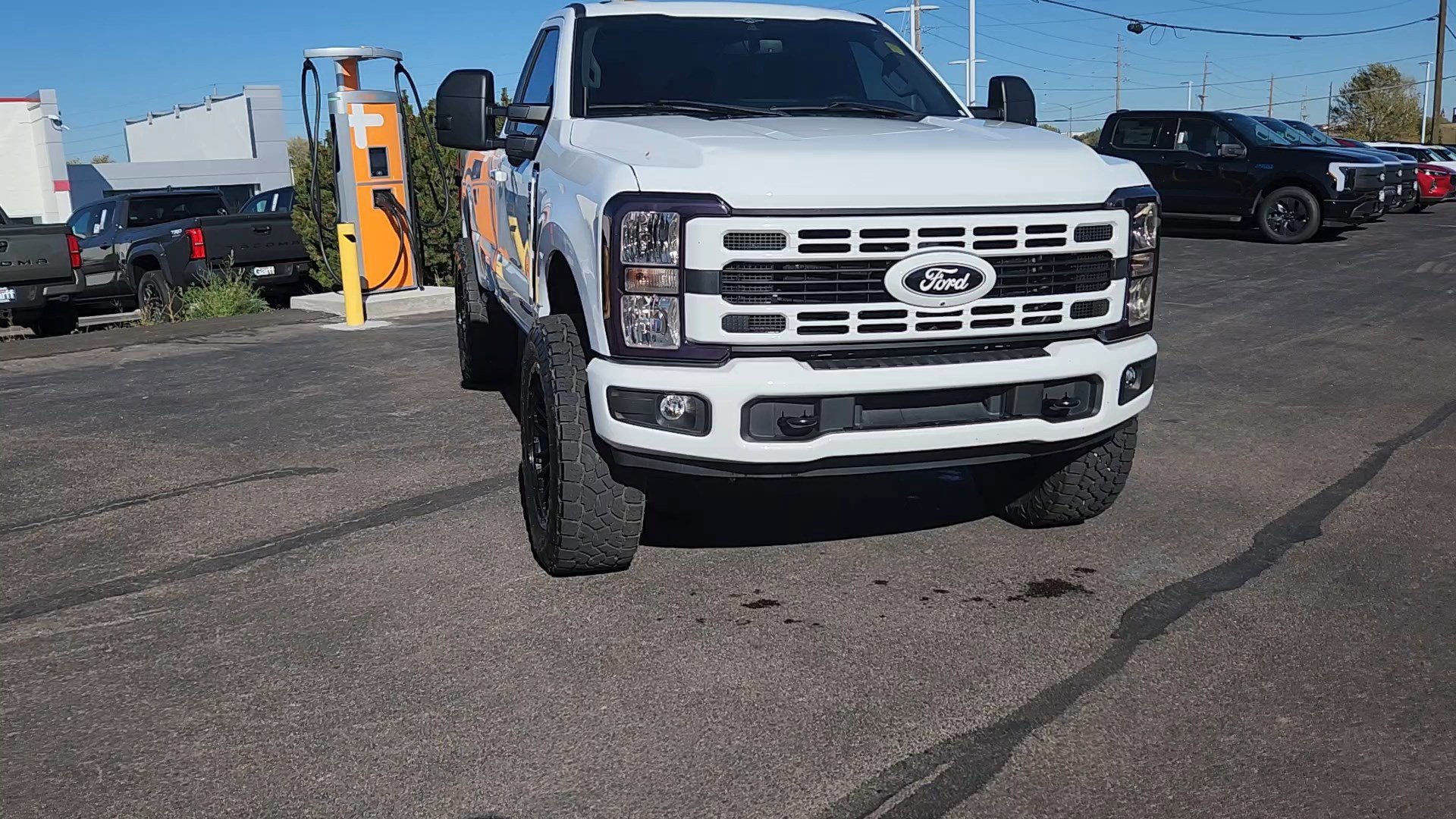 2023 Ford F-350 XLT photo 4
