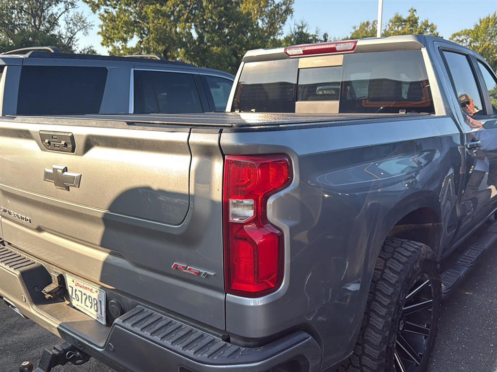 2023 Chevrolet Silverado 1500 RST photo 3