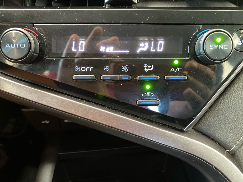 2023 Toyota Camry SE photo 25