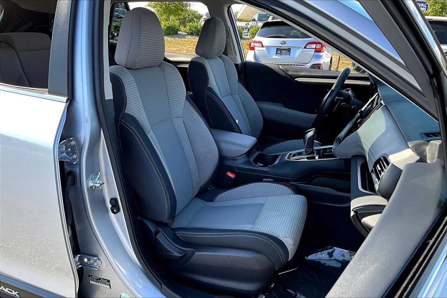 2022 Subaru Outback Premium photo 8