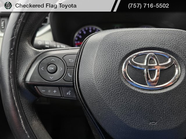 2020 Toyota RAV4 XLE photo 12