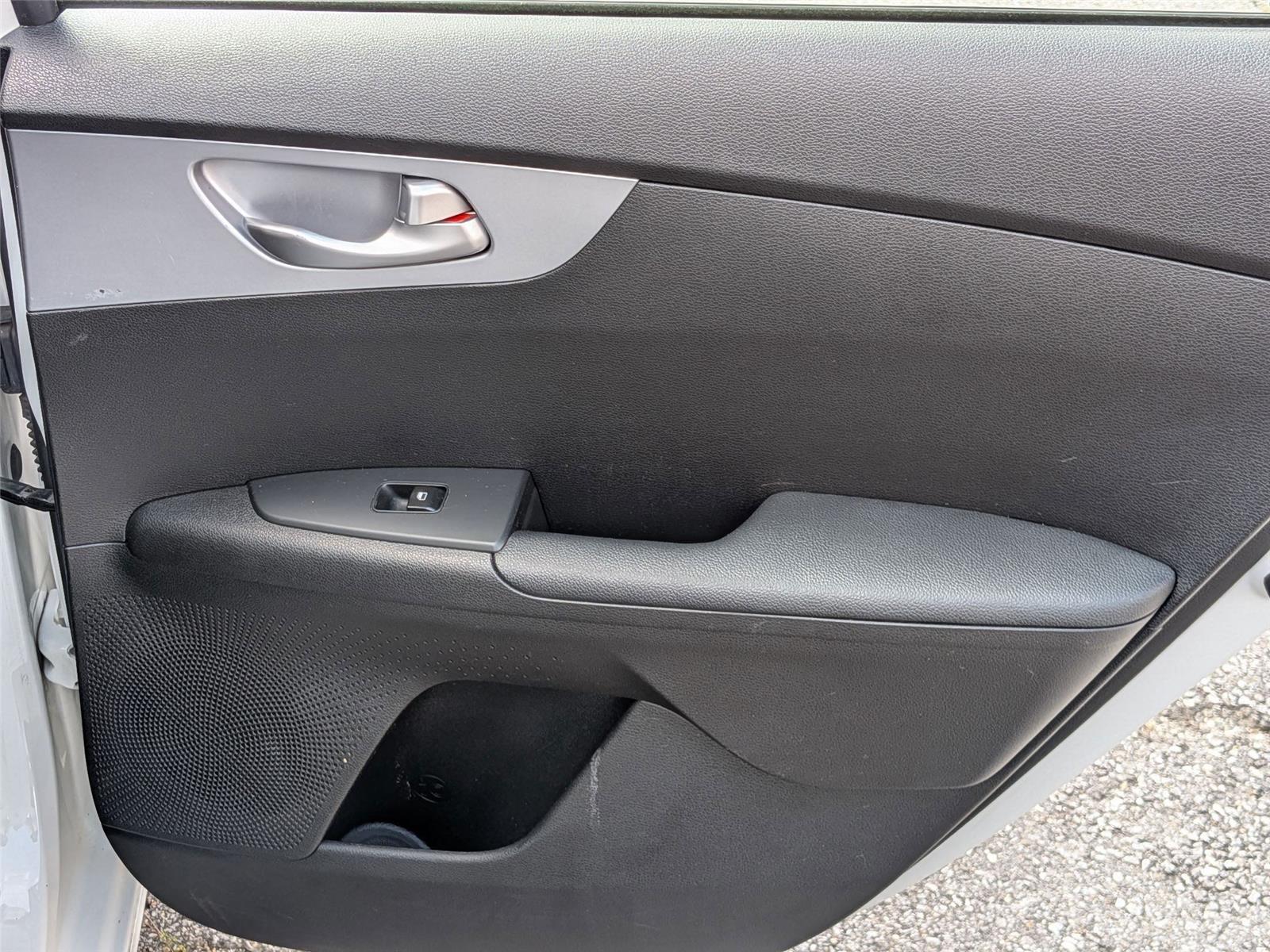 2023 Kia Forte LXS photo 30