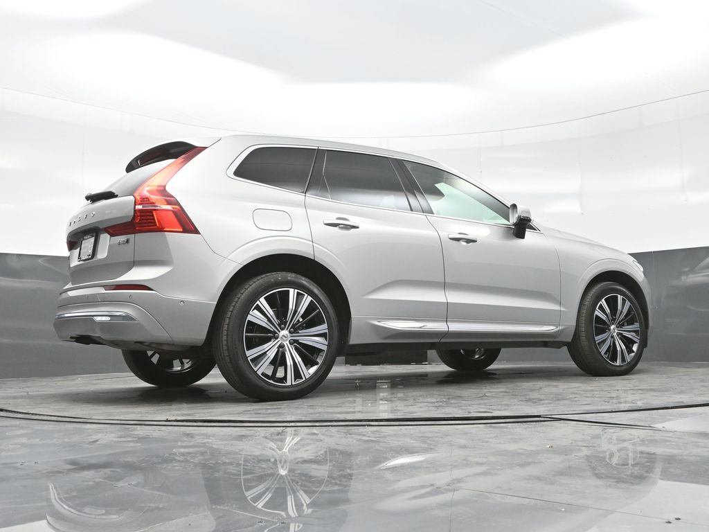 2023 Volvo XC60 B5 Plus photo 26