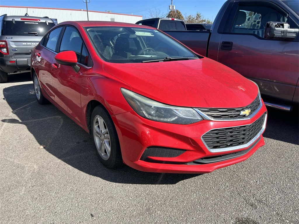 Used 2018 Chevrolet Cruze LT with VIN 1G1BE5SM5J7146600 for sale in Cookeville, TN