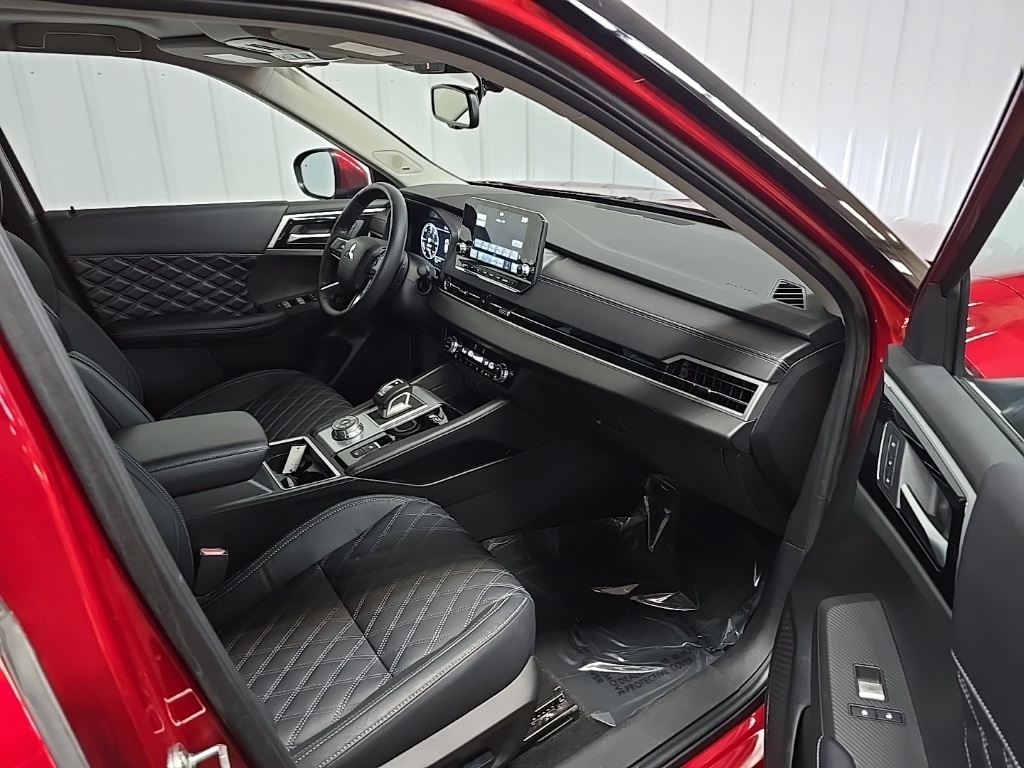 2023 Mitsubishi Outlander PHEV SEL photo 16