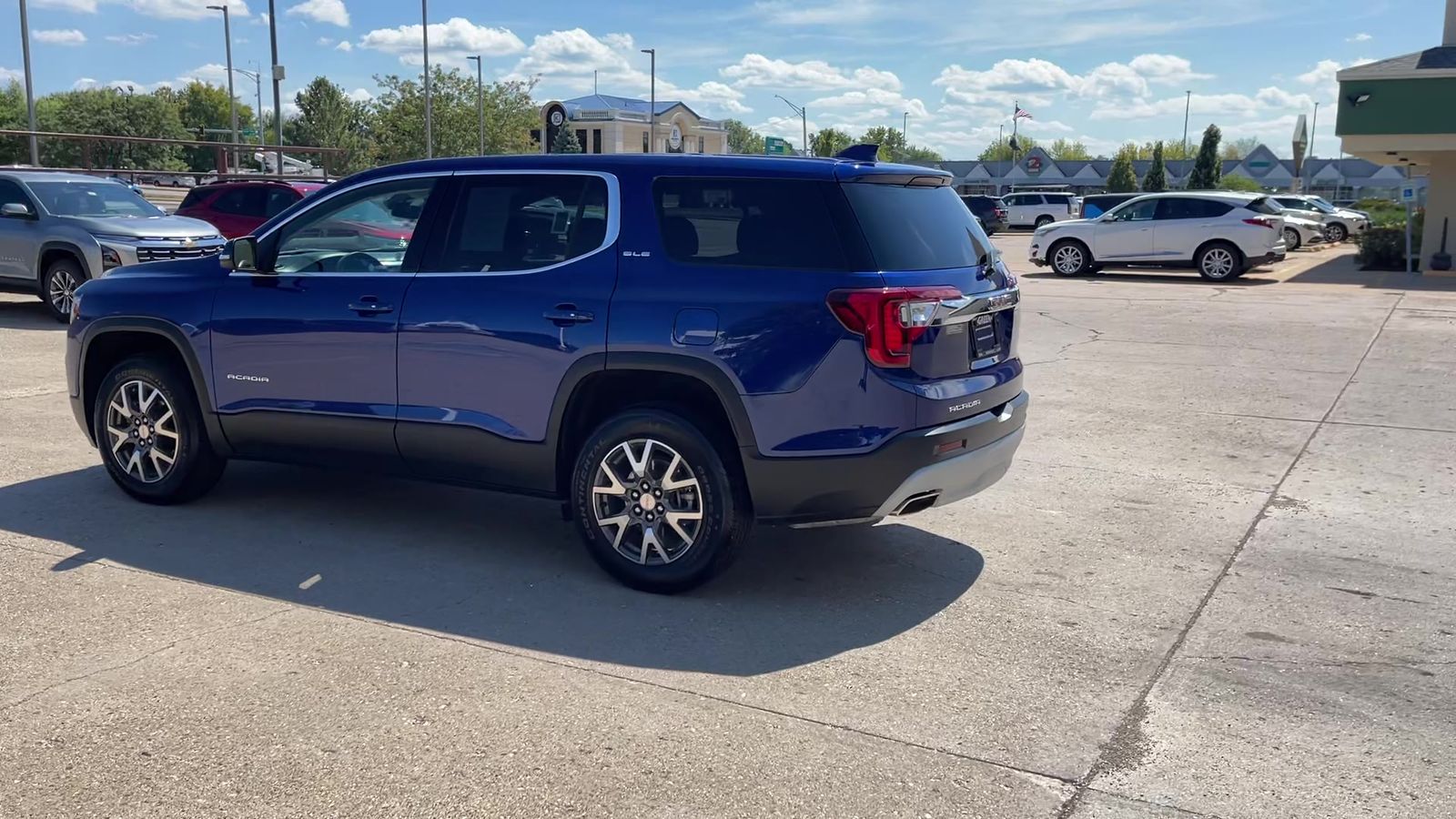 2023 Gmc Acadia SLE photo 16
