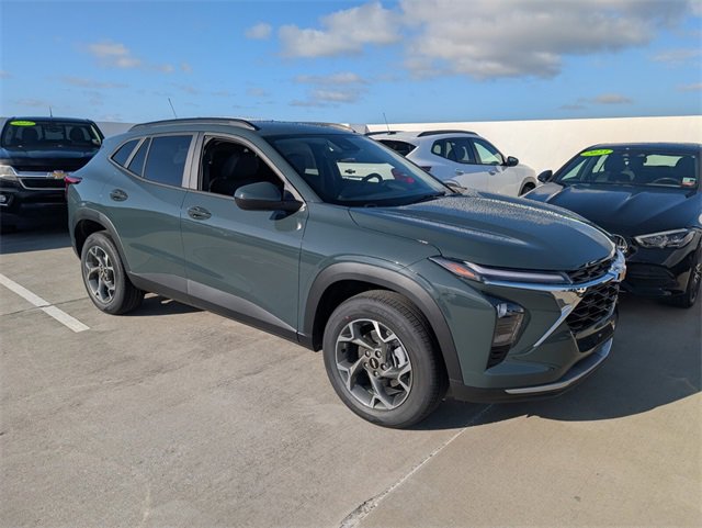 2026 Chevrolet Trax LT photo 2