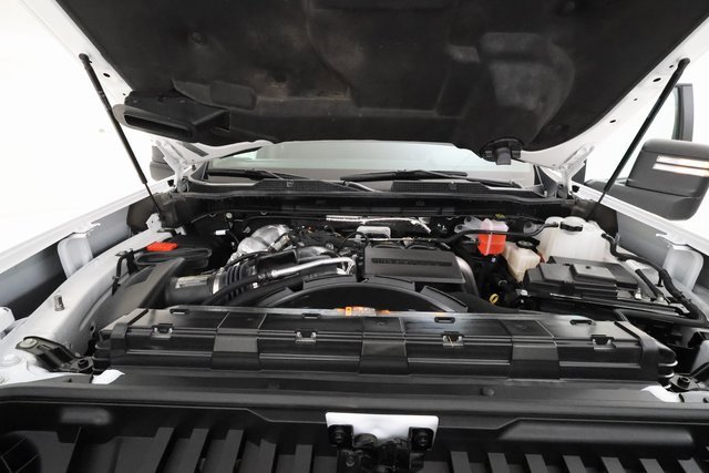 2025 Chevrolet Silverado 2500HD LT photo 4