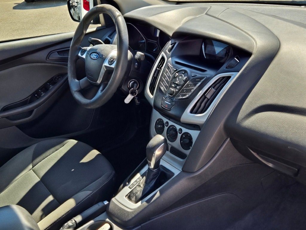 2012 Ford Focus SE photo 6