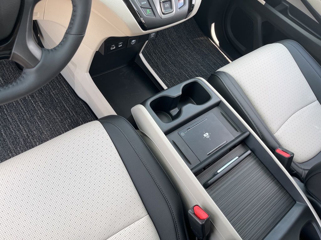 2026 Honda Odyssey Elite photo 10
