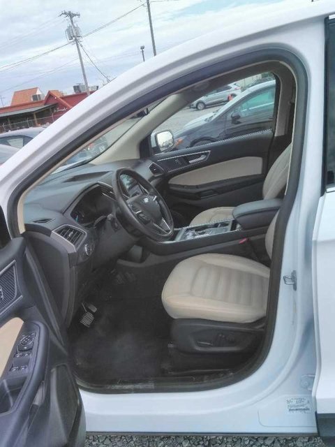 2022 Ford Edge SEL photo 5