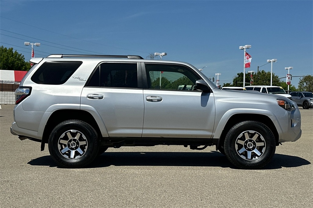 2024 Toyota 4Runner TRD Off-Road photo 3