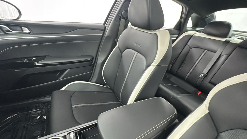 2026 Kia K5 GT-Line photo 13