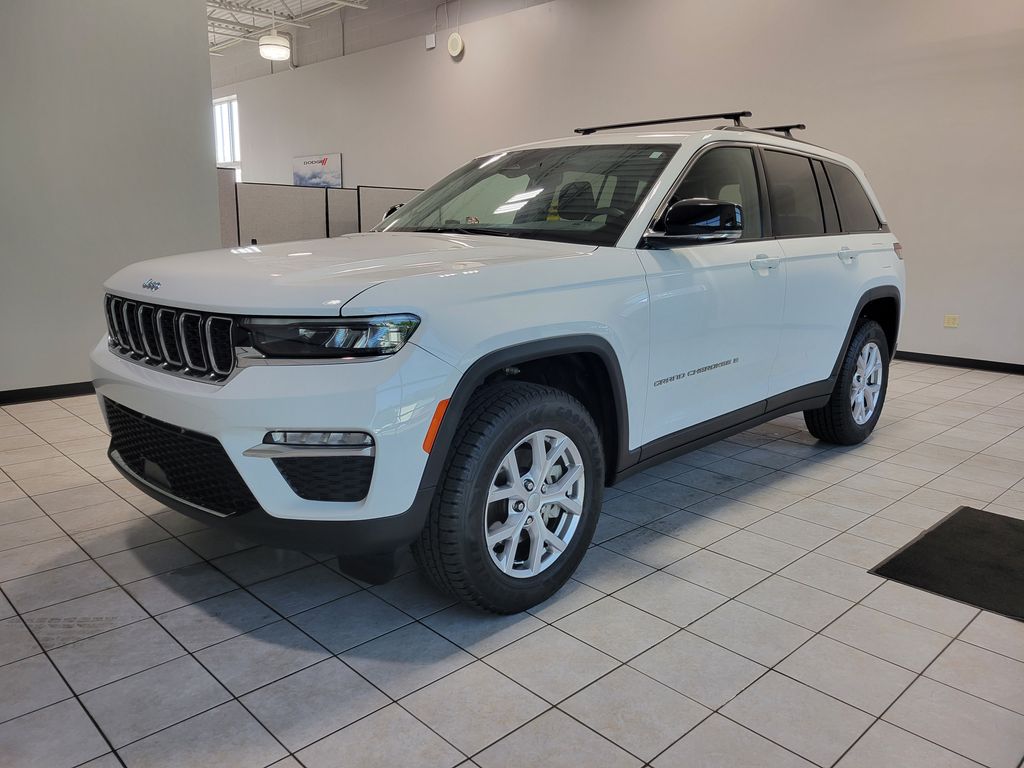 2022 Jeep Grand Cherokee Limited photo 2
