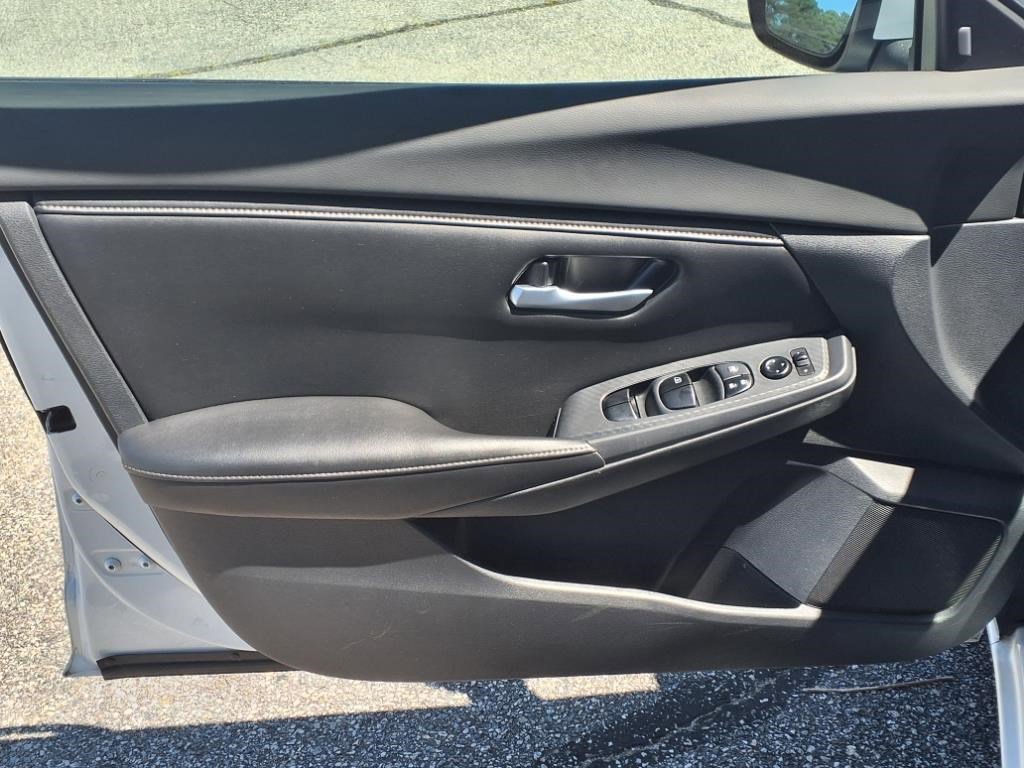2022 Nissan Sentra SV photo 10