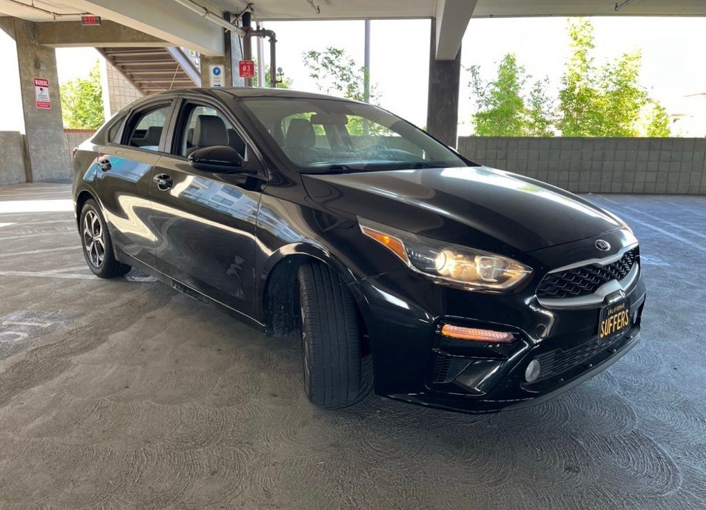 2019 Kia Forte LXS photo 2