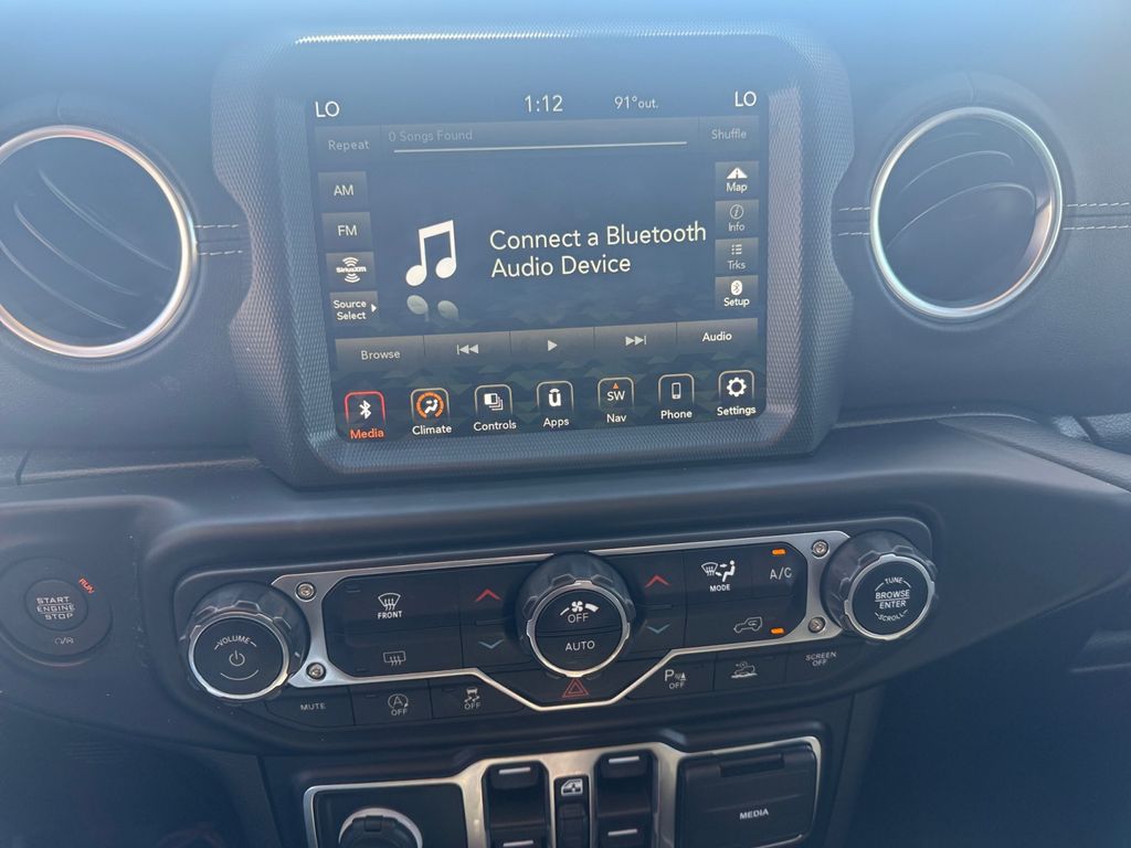 2022 Jeep Wrangler Unlimited Sahara photo 10