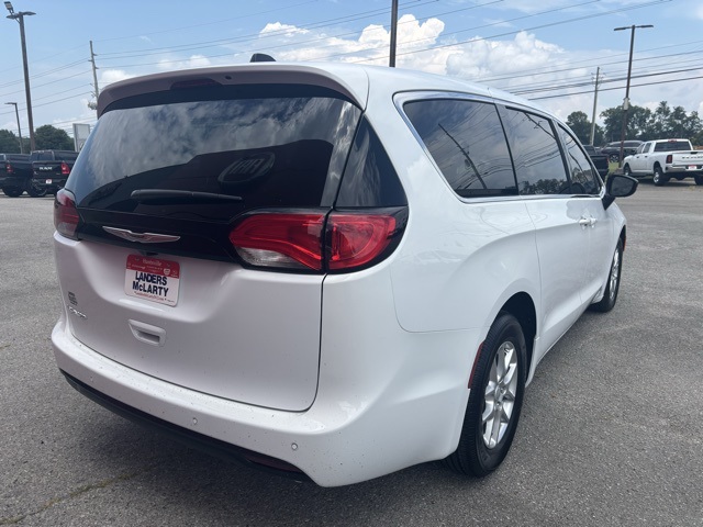 2026 Chrysler Voyager LX photo 4